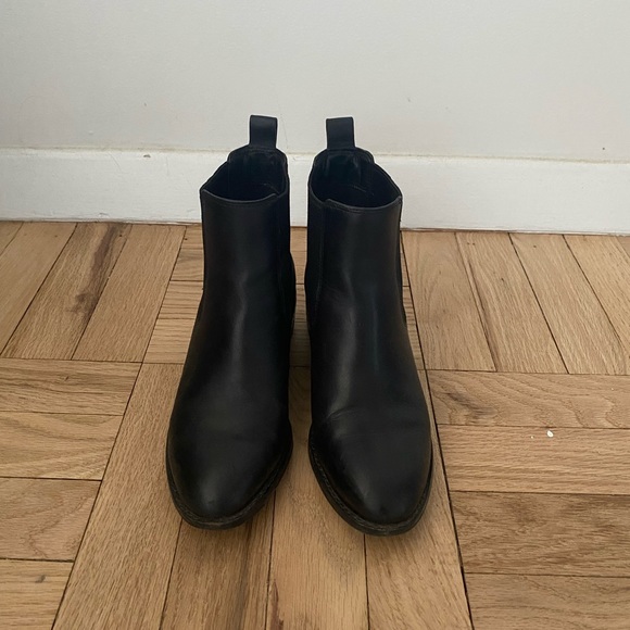 Cole Haan black waterproof Chelsea boot size 6 - Picture 7 of 7